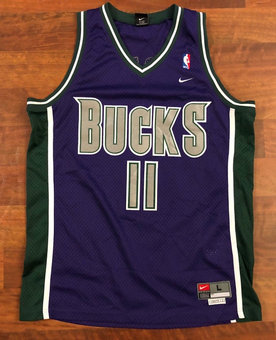 milwaukee bucks old jersey