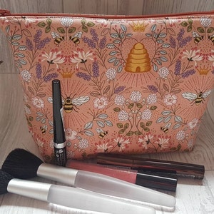 Bee cosmetic bag, Bee make up bag, Bee gifts, Bumble Bee gifts, Bee zip bag, Bee zippered purse