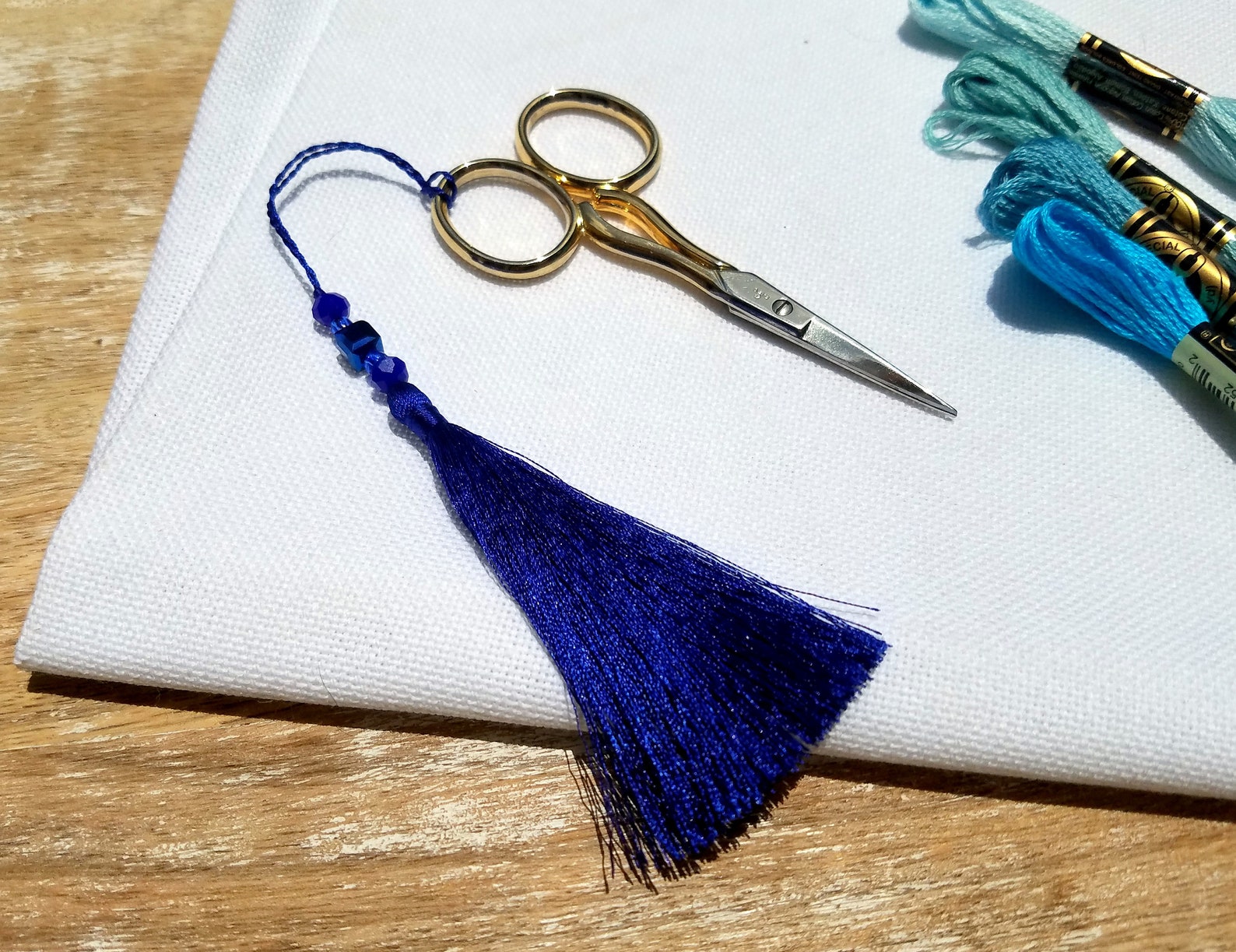Needlework Gift Blue Beaded Tassel Scissor Fob Tassel Key Chain Purse Charm Elegant Bag Charm