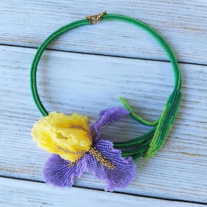 Beaded Iris Flower Necklace: Blue & Yellow Seed Bead Jewelry