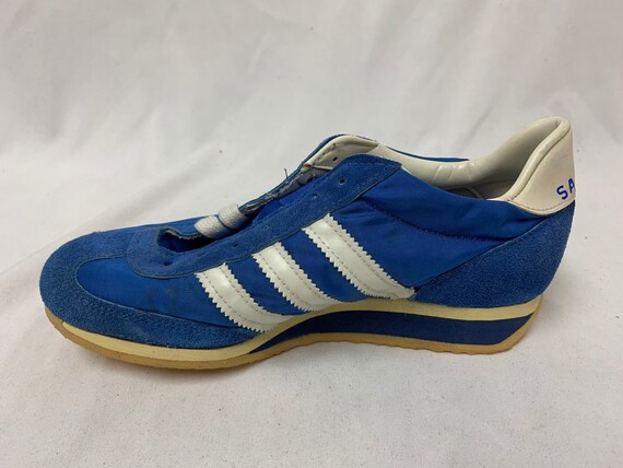 Vintage Saucony Athletic Running Shoes 
