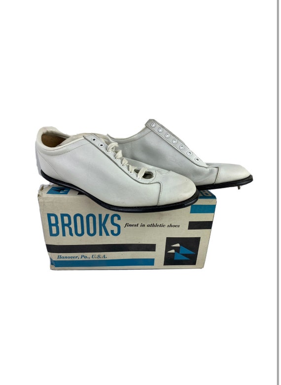 brooks baseball shoes