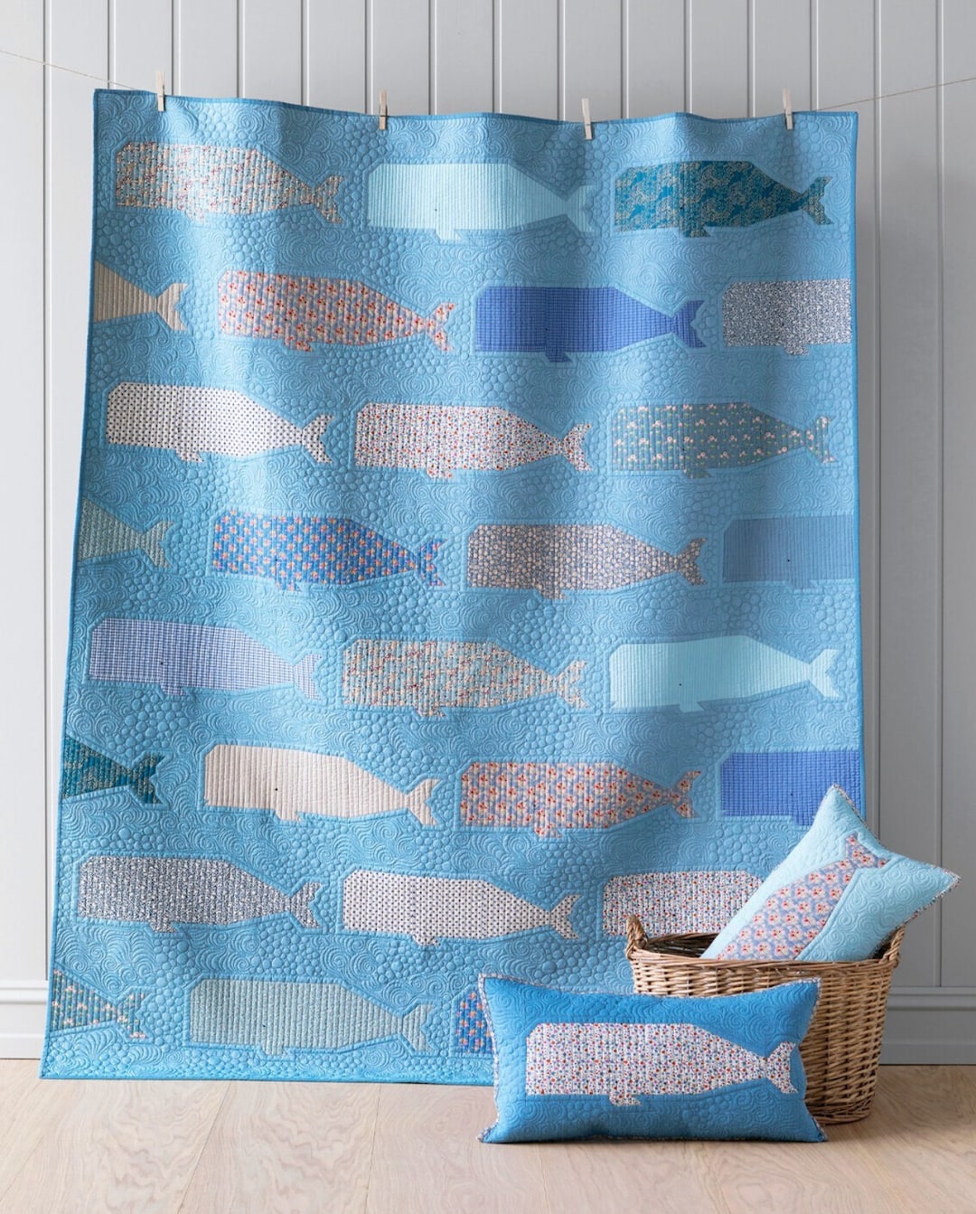 ティルダをフィーチャーしたブルーホエールキルトキット - Etsy 日本