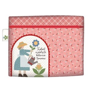 Calico Zippy Bags Panel by Lori Holt of Bee in my Bonnet