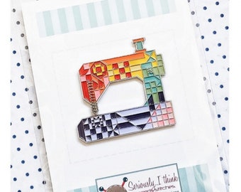 Stitch Happens Emaille Pin von Kelli Fannin