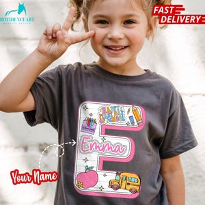 Camiseta infantil personalizada de volta às aulas, camiseta para o primeiro dia de aula com o nome da criança, presente exclusivo e personalizado para meninas da pré-escola e jardim de infância