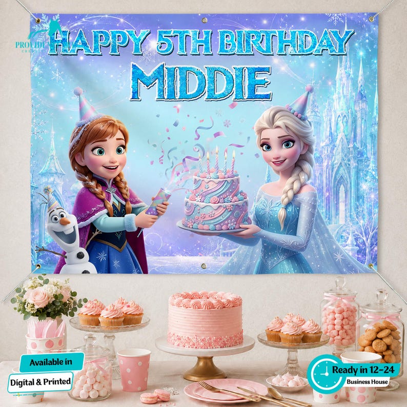 Peut inclure: Une banni&egrave;re d'anniversaire avec le texte "HAPPY 5TH BIRTHDAY MIDDIE" avec les personnages Anna et Elsa de La Reine des Neiges. La banni&egrave;re a un fond bleu et violet avec un ch&acirc;teau et des confettis. Une table est dress&eacute;e avec des cupcakes, un g&acirc;teau et des fournitures de f&ecirc;te.