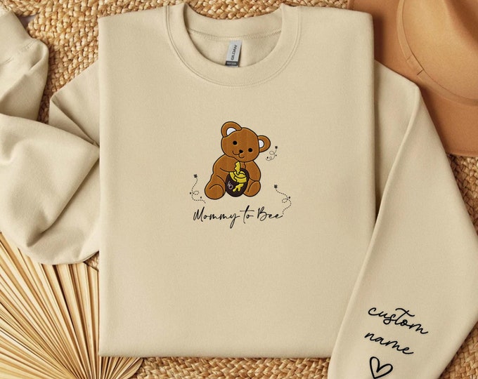 Mommy To Bee Sweatshirt with Kid Name on Sleeve Embroidered, Custom New Mom Gift Ideas for Pregnancy Reveal on It Mothers Day