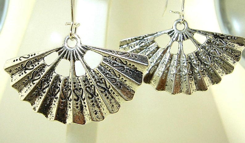 Beautiful Ornate 3-D Folding Fan Silver-tone Dangle Earrings