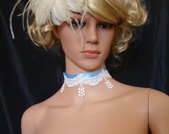 18th century Marie-Antoinette style choker in light blue satin and white guipure lace