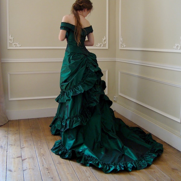 Victorian ball gown in bottle green taffeta