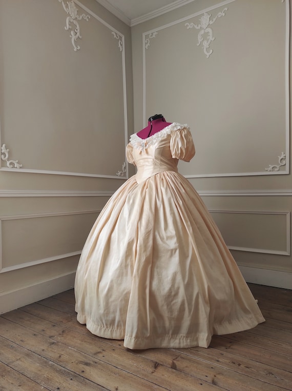 Share more than 165 ball gown 1860