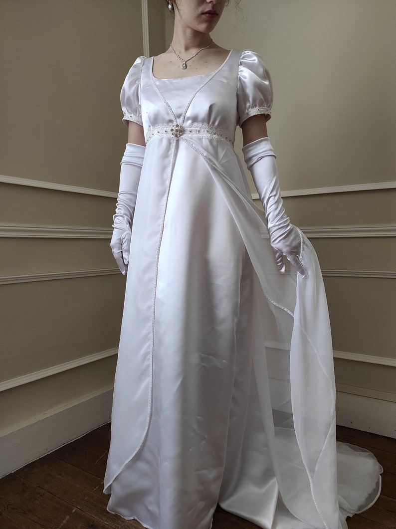 1st Empire 1800 white dress, in satin and silk-effect muslin image 6