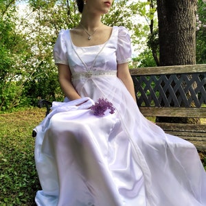 1st Empire 1800 white dress, in satin and silk-effect muslin image 3