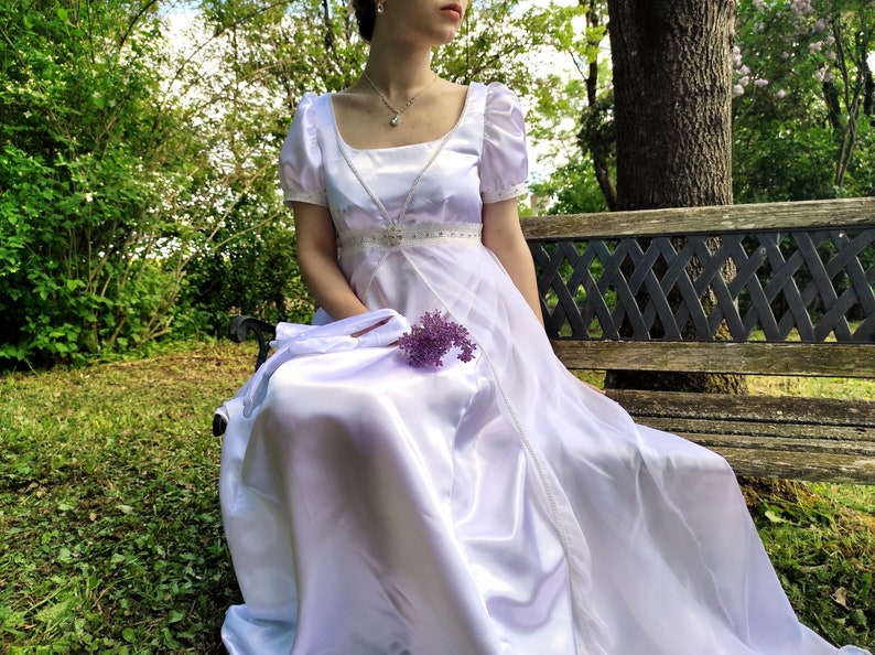 1st Empire 1800 white dress, in satin and silk-effect muslin image 3