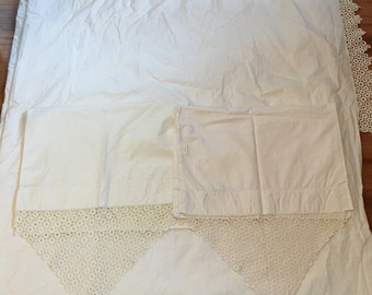 Vintage White Crochet Lace Edge Sheet/Bed Cover Pillowcases Farmhouse French Country