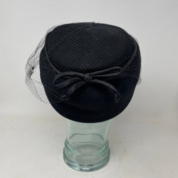 Vtg. Black Wool Felt Pillbox Hat Beaded Netting F… - image 6