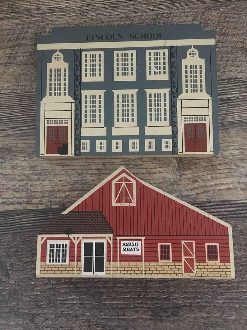 Set of 2 Vintage Cat/'s Meow Village Houses Buildings Lincoln School Amish Meats