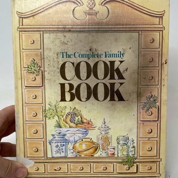 Vtg. The Complete Family Cookbook Recipes Kitchen Baking Cooking Illustrations 3 Ring Binder