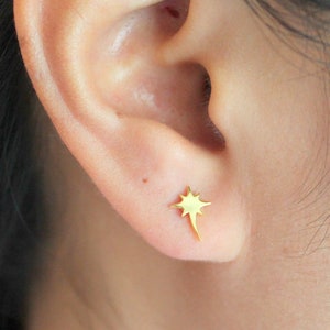 Pendientes de estrella pequeña de plata de ley, pendientes de estrella hechos a mano, pendientes de estrella minimalista, pendientes de estrella, pendientes de estrella del norte