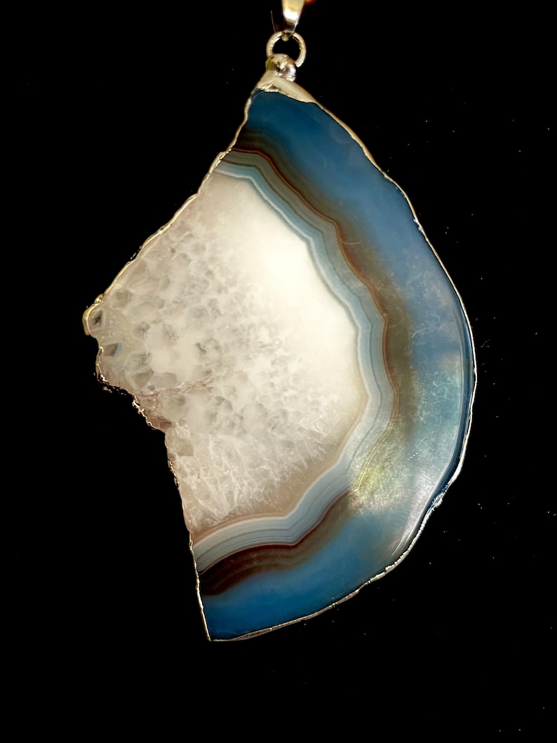 Handmade Two-Toned Polished Agate Necklace angle 4
