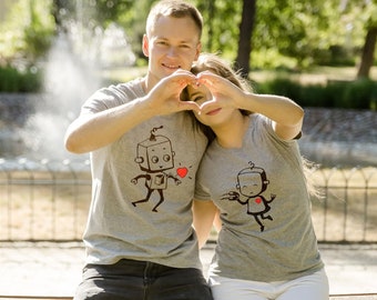 Robots in Love Shirts - Matching Couple T-shirts - His And Hers Shirts - Couple Shirts - Pärchen T-shirts - Made By VIVAMAKE