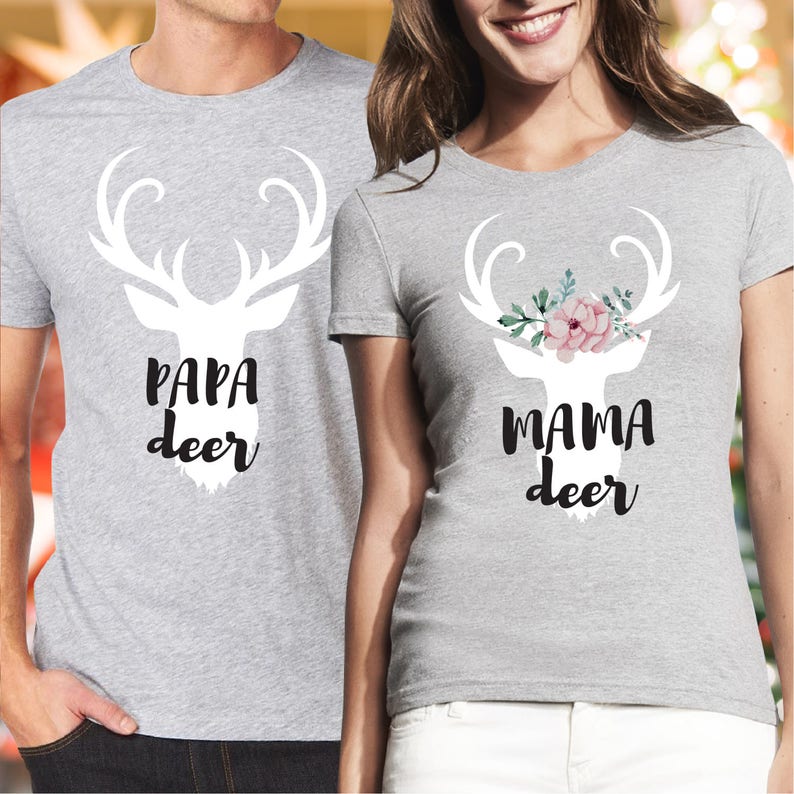 Couple with printed matching shirts - shirts with print of deer mama and deer papa - jersey regular fit shirt with elastane round neck - 100% organic cotton shirts - grey matching couple shirts- matching tees - couple shirts