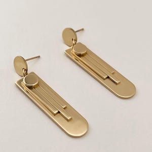 Art-déco-Ohrringe aus Messing | Minimalistische geometrische Goldohrringe | Moderne, längliche Ohrstecker