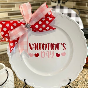 Valentine’s Day Charger Plate - Gifts for Her - Housewarming Gifts - Teacher Gifts - Hostess Gifts - Valentine Ribbon