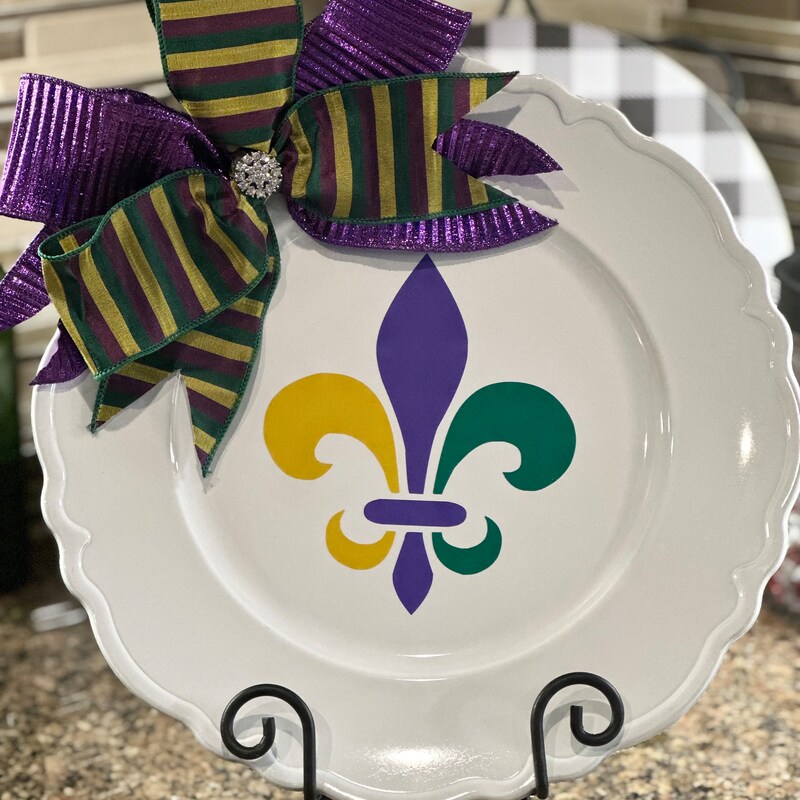 Masks Of Mardi Gras 8 Ct 9" Paper Lunch Dinner Plates
