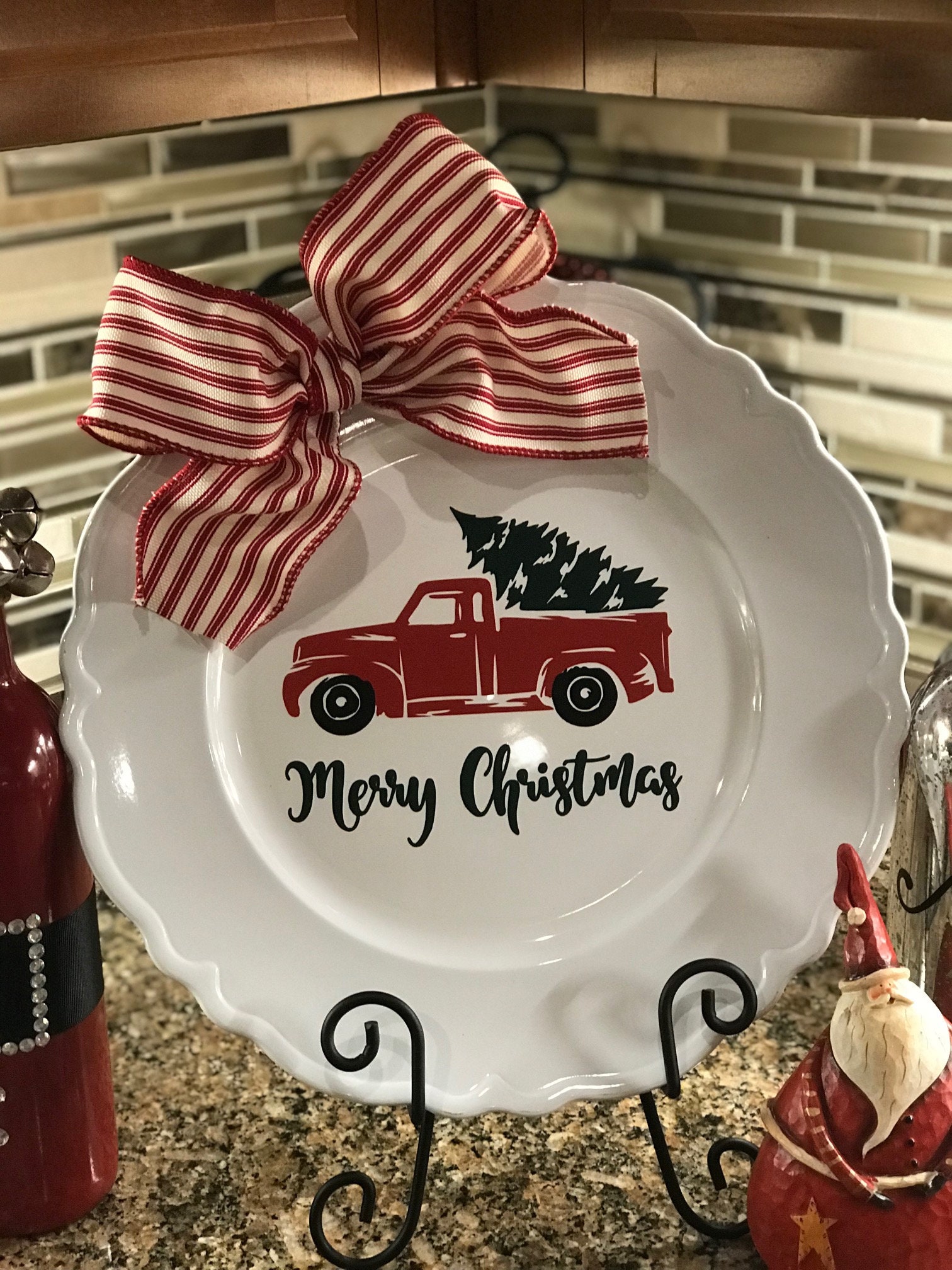 red christmas charger plates