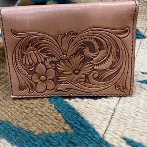 Cartera de mujer de piel hecha a mano