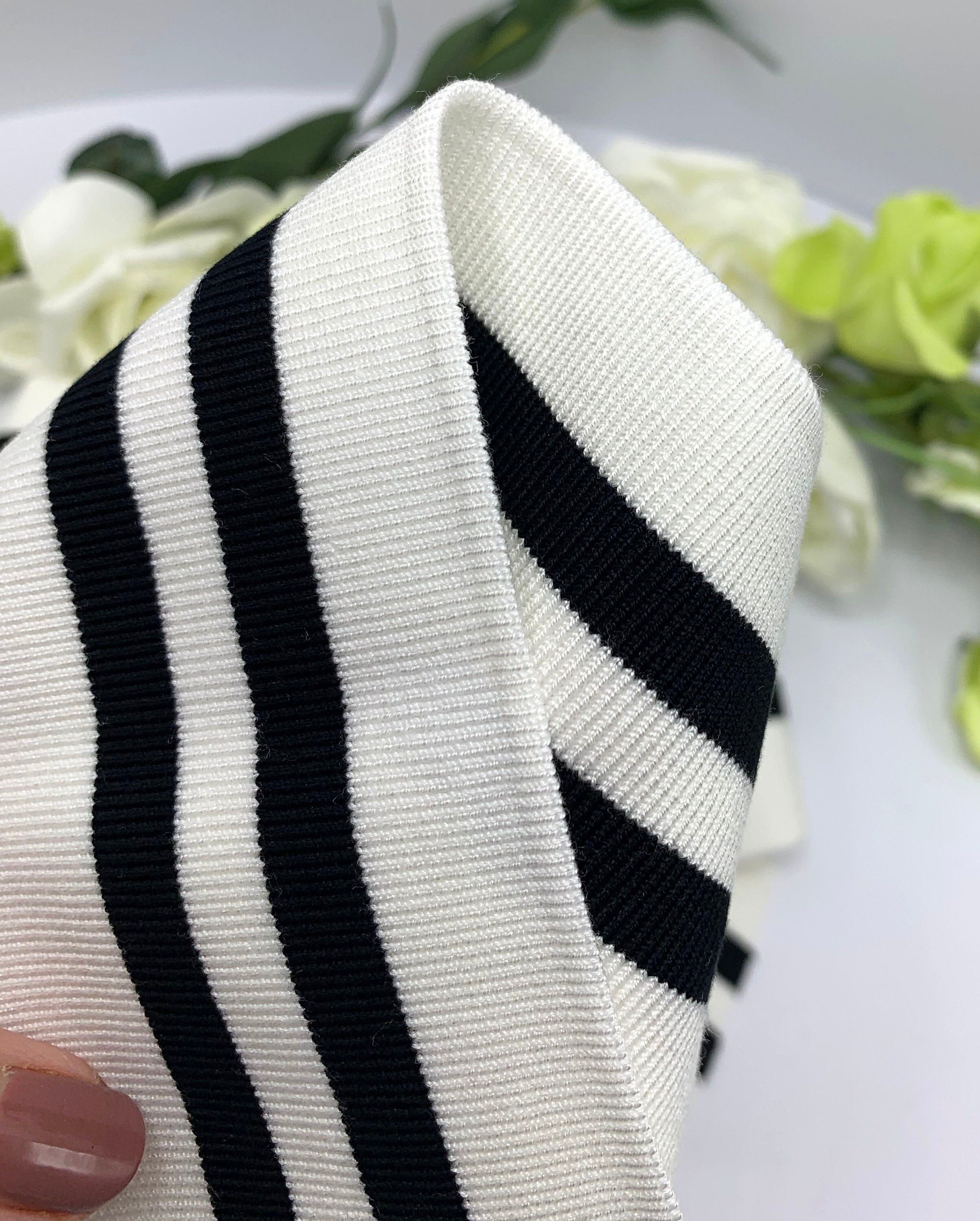 Levis Mujer Negro Y Blanco Plano Redondo Cintura Elástica Banda Puños Tejido Euskadi Camiseta