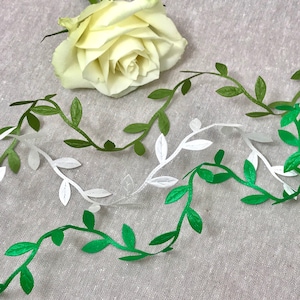 2,5 cm Blätterborte - Moosgrüne Blätter - Grasgrünes Blattband - Satinblätter - Elfenbeinfarbene Blätterborte - Botanisches Kunsthandwerk - Natürliche Borte