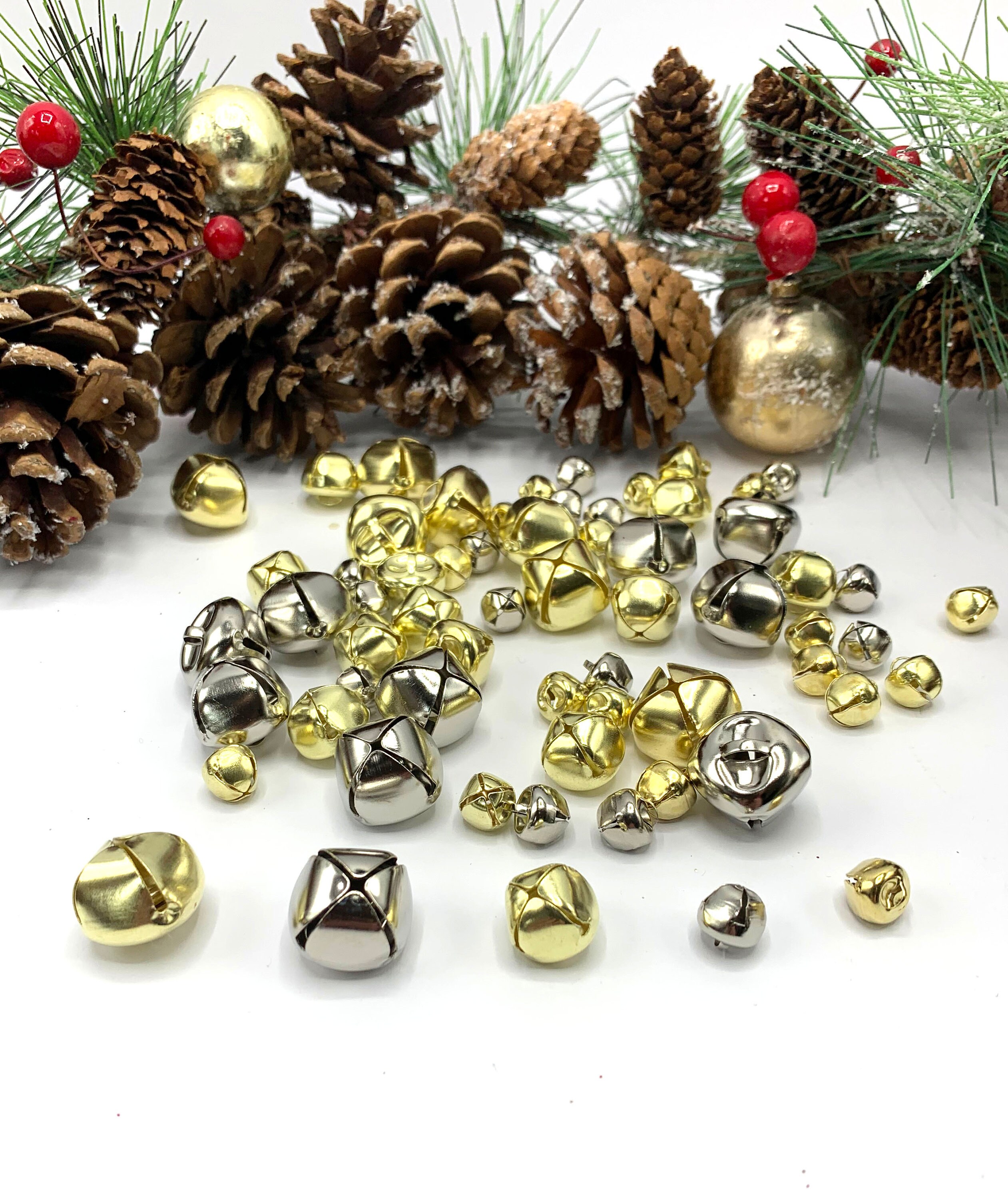 Coudre des grelots de Noël, des grelots dorés ou argentés pour colliers  d'animaux de compagnie, des déguisements et des ornements pour sapin lot de  10 3 tailles -  Canada