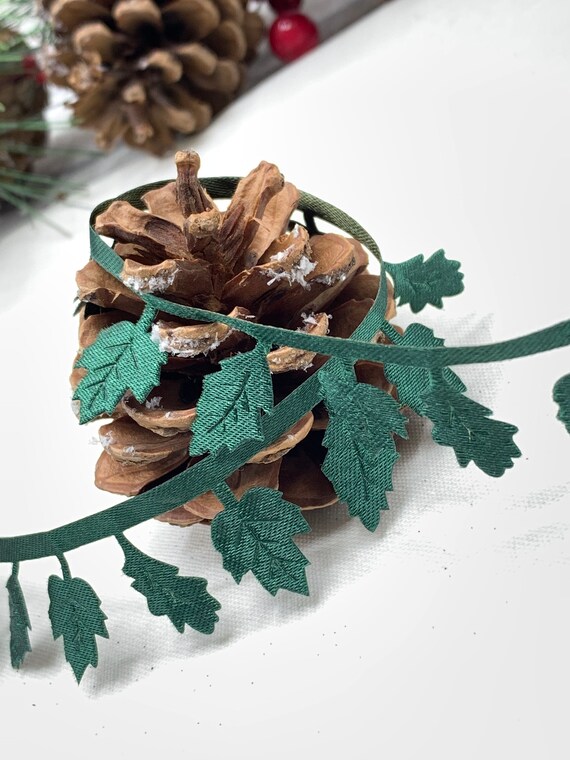 Christmas Star /& Leaf Cutout Ribbon by Bertie/'s Bows sold by the metre