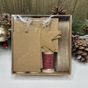 Feestelijke cadeaulabels - kerstcadeauverpakkingsset - 6 x sterrenlabels, 6 x geschulpte bagagelabels, 3 x 6 m touw en 2 m jutelint