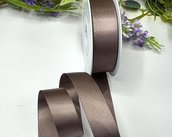 Nastro doppio in raso color tortora (larghezza 2,5 cm) con incrementi da 1 m a 10 m