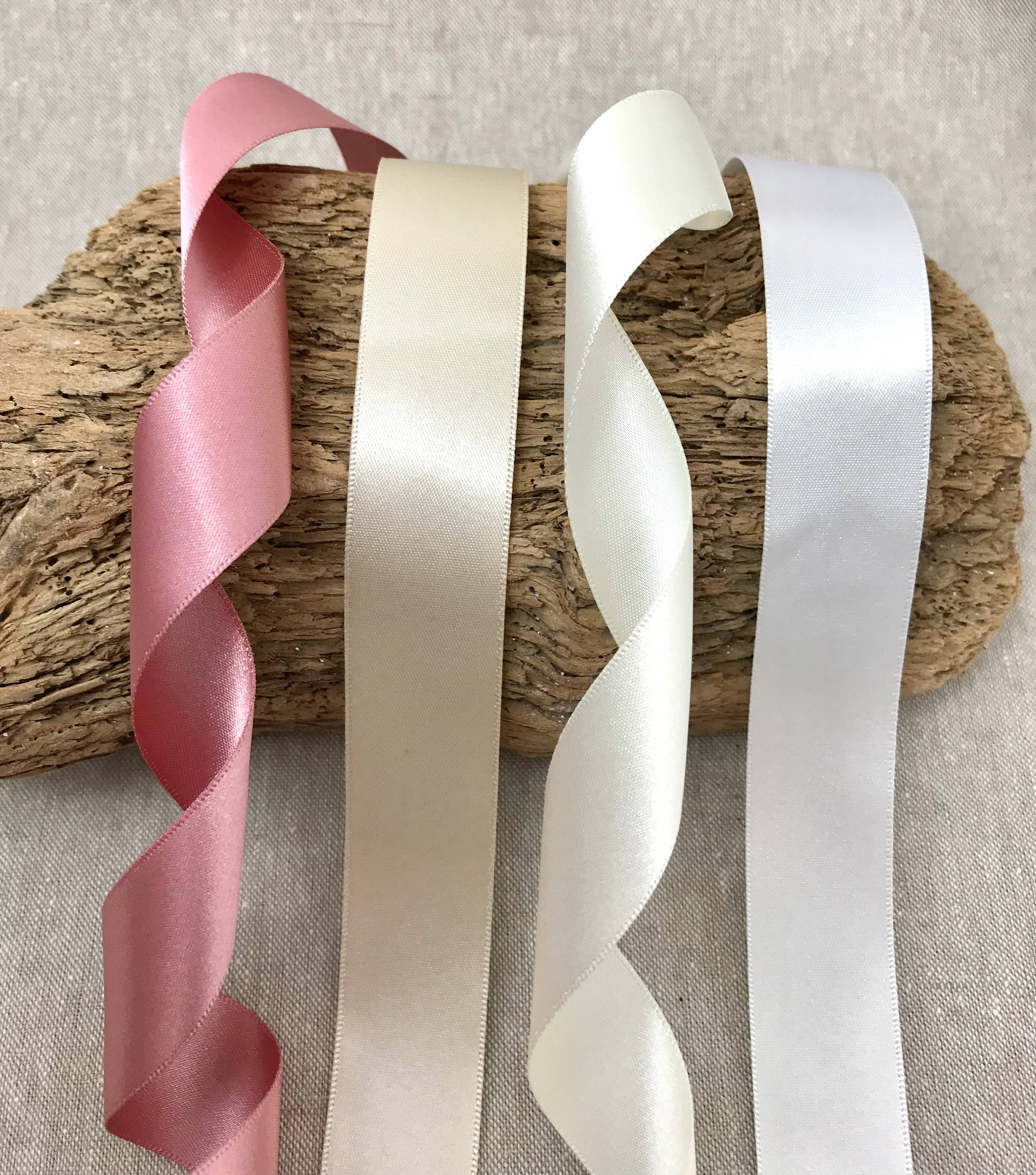Berisfords UK Best Quality 15MM//5//8/" Double Satin Ribbon Choose Colour x 5 Metre