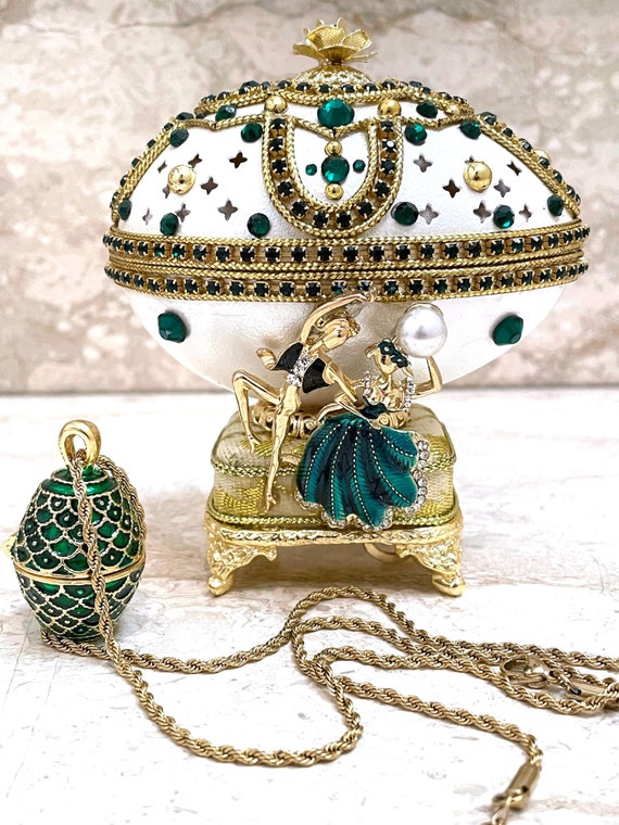 Faberge egg ファベルジェの卵 ファベルジェ 卵のジュエリー 宝石雑学
