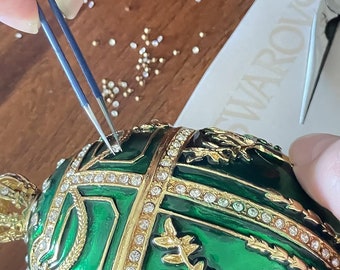 彼女への素晴らしいファベルジェの卵の緑の手作りギフト - 女性への