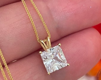 18k Square Pendant Diamond Solitaire 18kt Solid Gold Necklace Floating Diamond Necklace Solitaire Diamond Princess Cut Diamond Jewelry gift