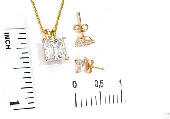 3.5ct - Solid 18k Gold Diamond Necklace Square Pendant
