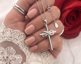 Ciondolo a croce di diamanti di design in oro 18 carati, collana con croce di diamanti, regalo cristiano per la festa della mamma, crocifisso per la mamma, croce per le donne, UNICO