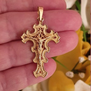 18kt SOLID GOLD Kreuz Anhänger Frau / Kruzifix Schmuck Christian Geschenke für Frauen / HANDMADE Byzantinischer Schmuck Religiöser Kreuz Jesus Gold Charm