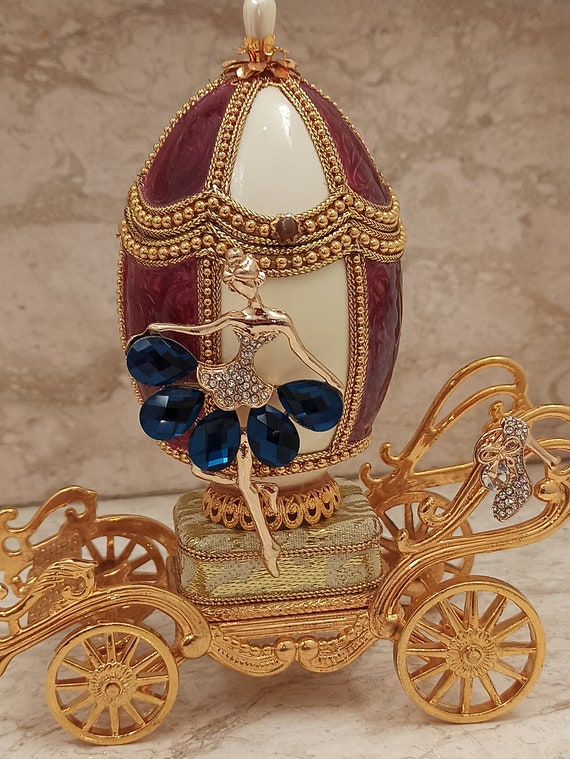 Carriage ring box outlet