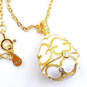Luxus weiße Faberge Ei Halskette Faberge Schmuck Faberge Anhänger Ei Verm HANDMADE Valentinstag Geschenk für sie 18k Gelbgold Hochzeitsgeschenk
