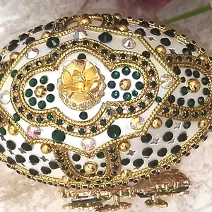 Ovo Fabergé, pingente de ovo Fabergé, pulseira de ouro esmeralda, ideias exclusivas para presentes de casamento, arte exclusiva, ornamento de decoração de casa, joias estilo ovo Fabergé