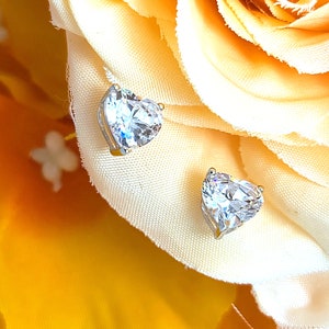 2carat Heart Shaped Diamond Earrings HANDMADE SOLID 18K White Gold Earrings Studs diamond Heart Jewelry for women 6.5mm Heart Diamond Studs