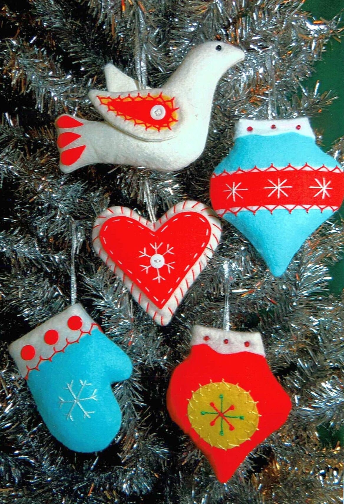 20% OFF Vintage Christmas Ornaments by Annie's Keepsakes Pattern
